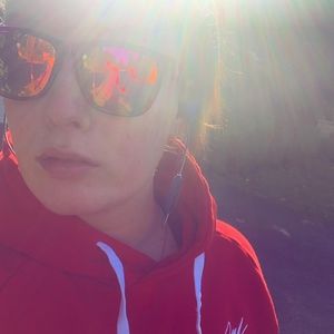 Meet your Posher, Alexandra